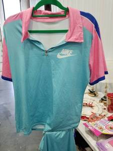 lot 4107 image: Nike Color Block Track Suit Set 2XL