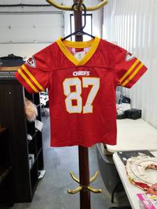 lot 4126 image: Kansas City Chiefs Travis Kelce #87 Kids Jersey Size 4T