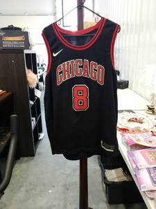 lot 4128 image: Nike Chicago Bulls Zach LaVine #8 NBA Jersey Size 2XL