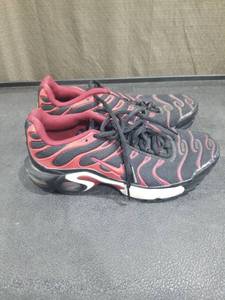 lot 4155 image: Nike Air Max Plus TN Red and Black Sneakers Size 5Y