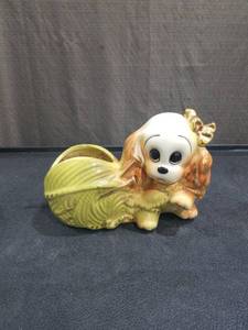 lot 4165 image: Vintage Hull Pottery Cocker Spaniel Puppy with Yarn Planter 88 USA Ceramic