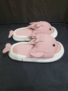 lot 4188 image: Pink Whale Summer Slippers Size 9 to 9.5