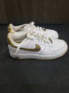 lot 4201 image: Air Force 1 07 Players Size 6Y