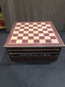lot 4207 image: Deluxe Game Gallery 12-in-1 Classic Board Game Set