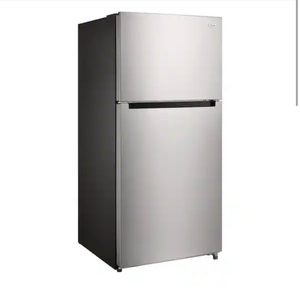 lot 1 image: Vissani Refrigerator with Top Freezer - Retail $799