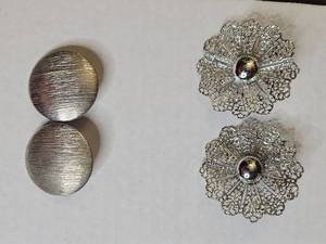 lot 1216 image: 2 Pairs Of Silver Tone Clip On Earrings