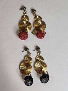 lot 1220 image: Spiral Wire Dangle Earrings Red And GoldBlack And Gold