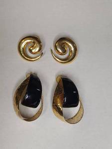 lot 1229 image: Designer Black Enamel and Gold Tone Earring Set