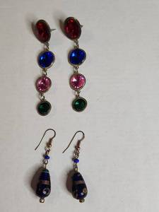 lot 1233 image: Multi-Colored Drop Earrings Collection