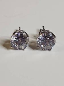 lot 1248 image: Round Cut Cubic Zirconia Stud Earrings