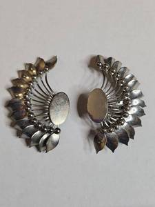 lot 1250 image: Vintage Ear Climber Cuff Silver Tone