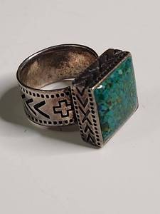 lot 1305 image: Silpada .925 Sterling Silver Turquoise Inlay Ring with Geometric Design 15g