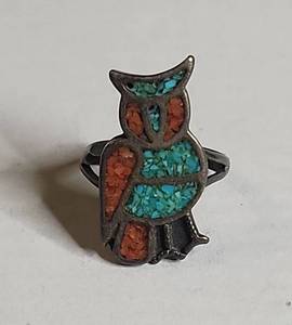 lot 1307 image: Turquoise and Coral Owl Ring