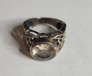lot 1314 image: Silpada .925 Sterling Silver Celtic Knot Ring with Yellow Crystal 12.59g