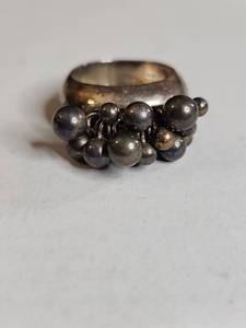 lot 1321 image: Silpada .925 Sterling Silver Grape Cluster Ring 18.9g