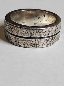 lot 1336 image: Silpada .925 Sterling Silver Grooved Band Ring 17g