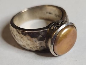 lot 1341 image: Silpada .925 Sterling Silver Pearl Ring 14.9g