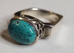 lot 1346 image: Silpada .925 Sterling Silver Turquoise Ring with Geometric Design 12g
