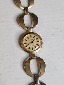 lot 1418 image: Teuton 17 Jewels Ladies Watch with Circle Link Band