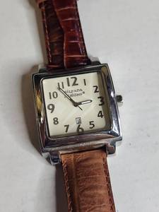lot 1419 image: Silpada Designs Square Face Watch