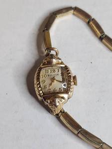lot 1420 image: Vintage Bulova Gold Filled Ladies Watch
