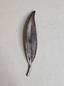 lot 1515 image: Sterling Silver Feather Brooch 5g