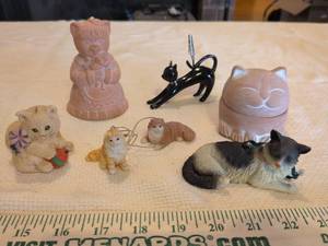 lot 12 image: Cat Figurine Ornaments Collection with Decorative Candle Holder