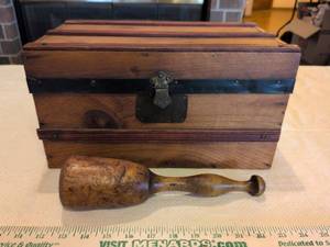 lot 23 image: Small Vintage Chest And Wooden Mallet