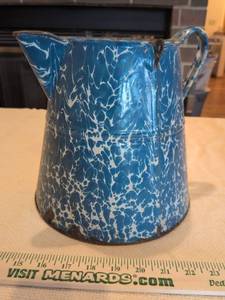 lot 32 image: Blue Enamelware Coffee Pot