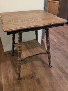 lot 59 image: 1920s Oak Parlor Table with Glass Ball Casters