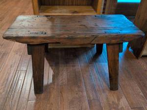 lot 60 image: Primitive Pine Wood Farm Bench