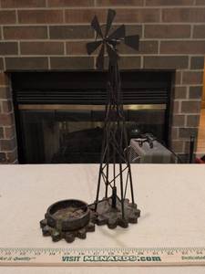 lot 74 image: Metal Windmill Art