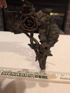 lot 75 image: Decorative Iron Rose Wall Hook
