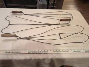 lot 85 image: Traditional Wire Rug Beater with Wooden Handles