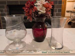 lot 92 image: Romanian Partylite Etched Glass Hurricane Vase