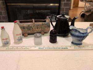 lot 93 image: Old Spice Sailing Ship Bottles and Decor Collection
