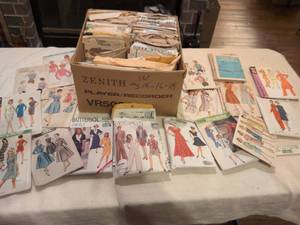 lot 98 image: Mixed Lot Sewing Patterns - McCalls, Simplicity, Butterick, Vogue