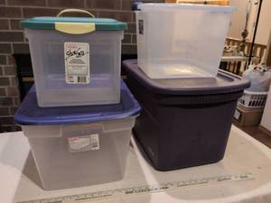 lot 100 image: (4) Totes With Lids