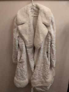 lot 106 image: Vintage White Faux Fur Long Winter Coat - Needs Mending