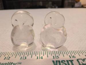 lot 130 image: (2) Clear Glass Owl Figurines