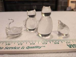 lot 131 image: Unruh Clear Glass Animal Figurines Set