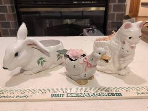 lot 140 image: White Ceramic Duck, Rabbit, and Cat Planters