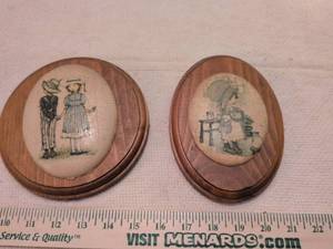 lot 142 image: Holly Hobbie Style Wooden Wall Plaques