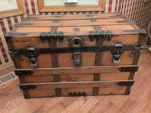 lot 147 image: 1900s L. Goldsmith & Son Travelers Trunk