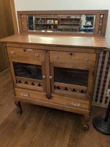 lot 150 image: 1900s Oak Sideboard with Mirror Back