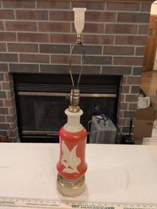 lot 161 image: Mid Century Alacite Aladdin Lamp