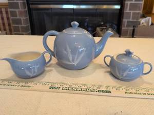 lot 185 image: Winfield Blue China Tea Set
