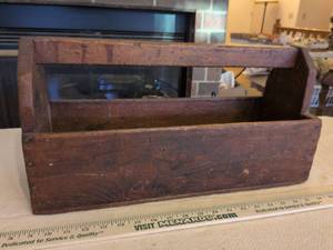 lot 192 image: Primitive Wooden Tool Caddy