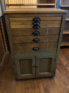 lot 200 image: Vintage Wooden Printers Type Cabinet with Storage