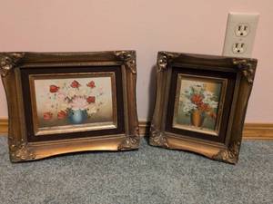 lot 258 image: Floral Still Life Oil Painting with Ornate Frame